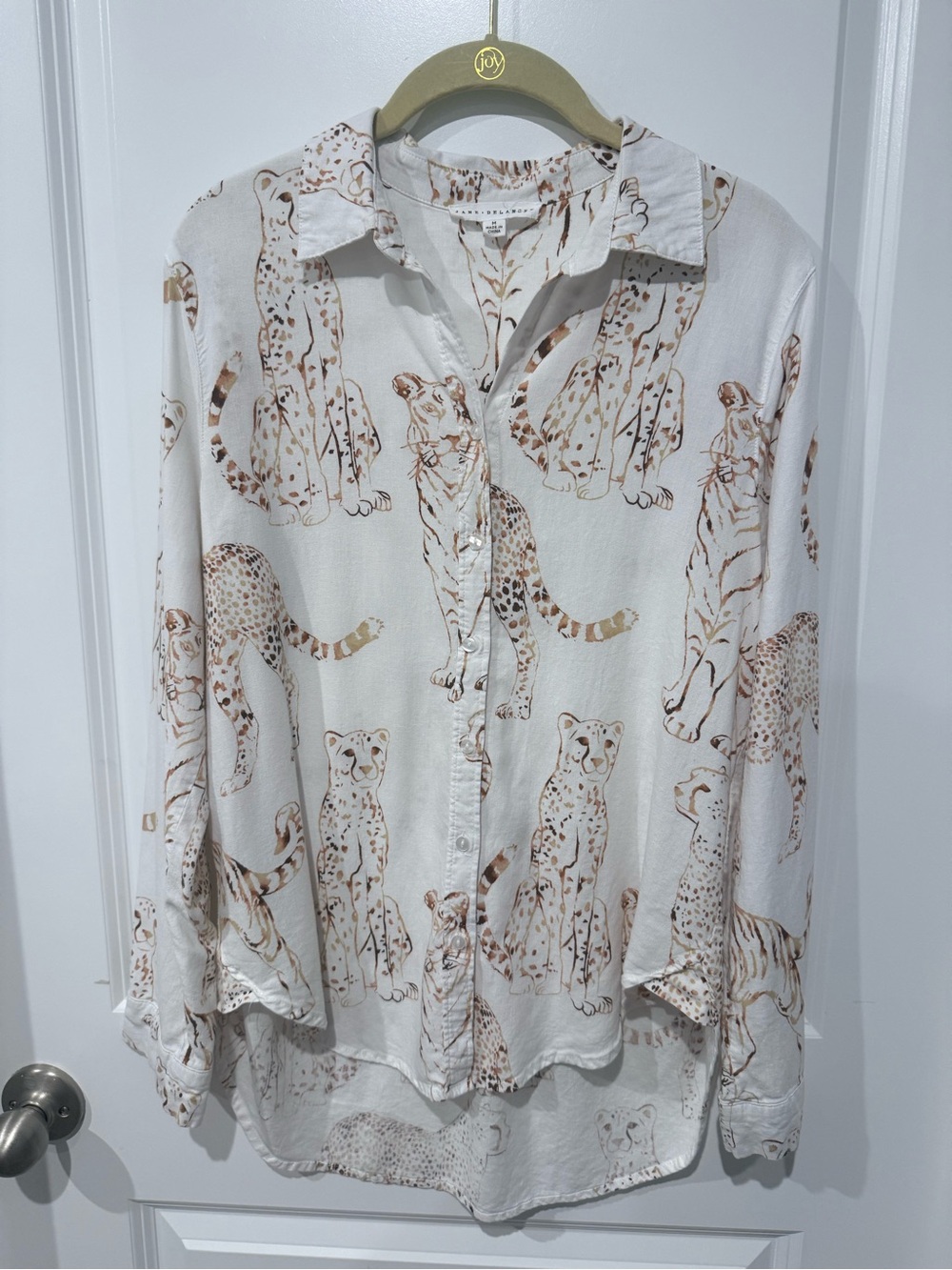 Jane + Delancey Novelty Big Cat Print Button Down Blouse M